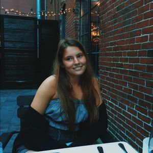 Meet your Posher, Caroline